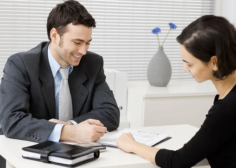 Abogado especializado en derecho civil y procesal